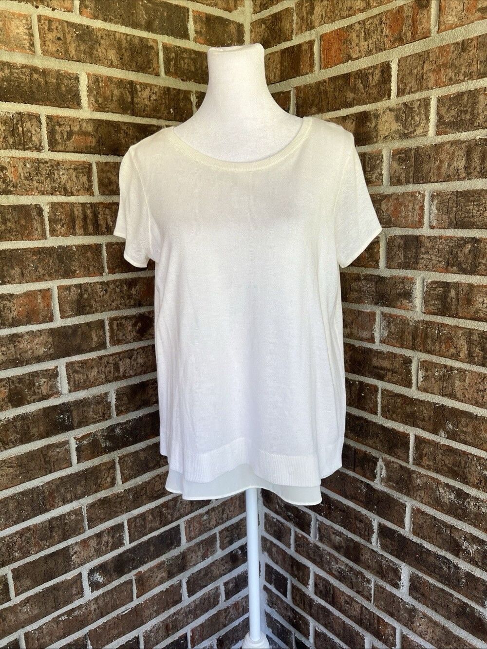 Ann Taylor Knit Short Sleeved Peplum Shirt Open Back Size M Flowy Classic NWT
